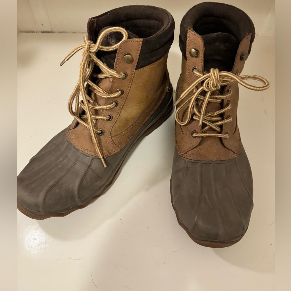 Sperry Avenue Duck Boots Size 11.5